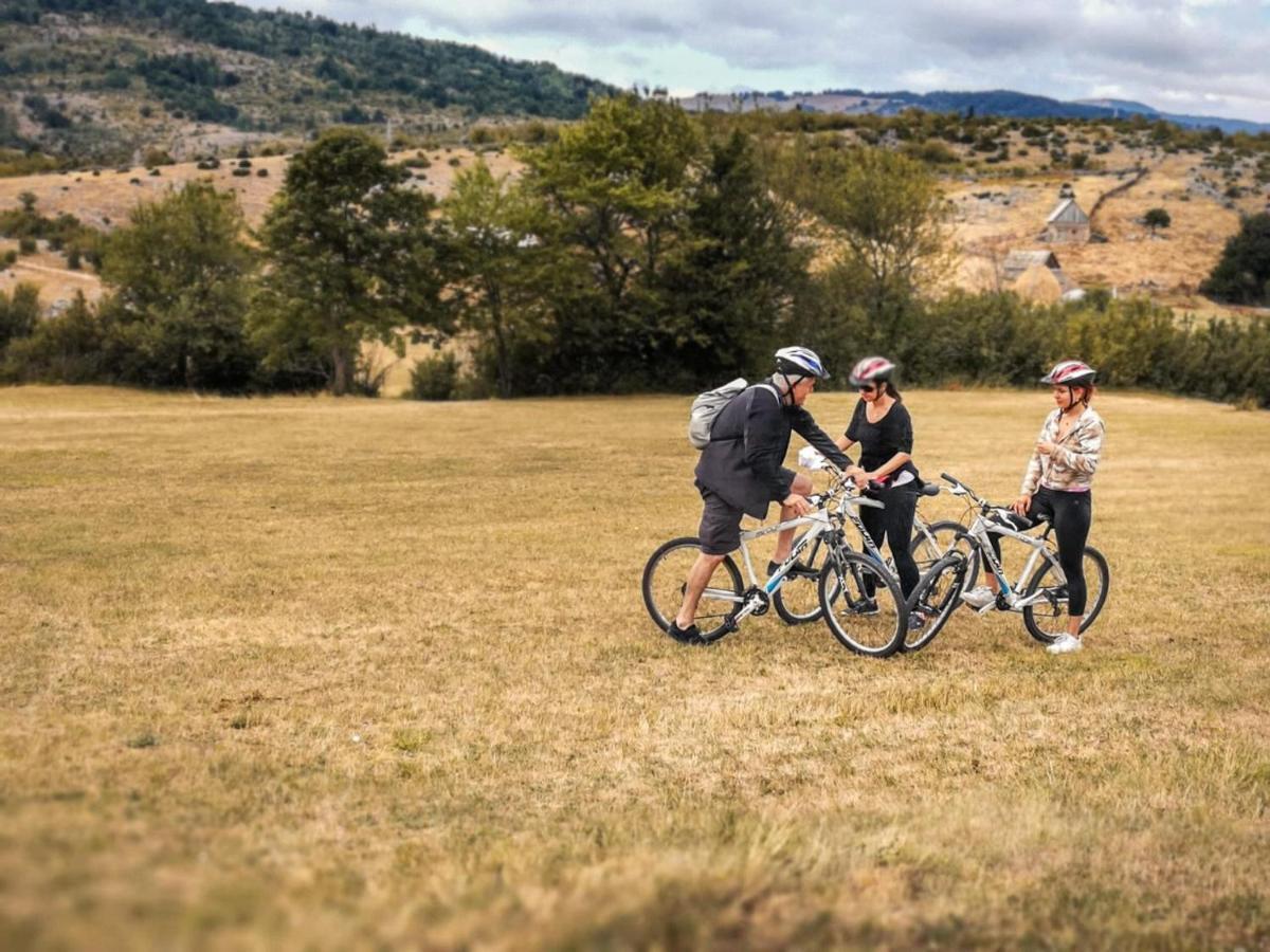 Outdoor Resort Tarasport Φότσα Εξωτερικό φωτογραφία