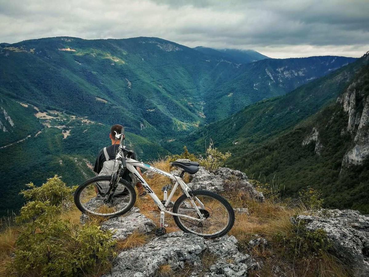 Outdoor Resort Tarasport Φότσα Εξωτερικό φωτογραφία