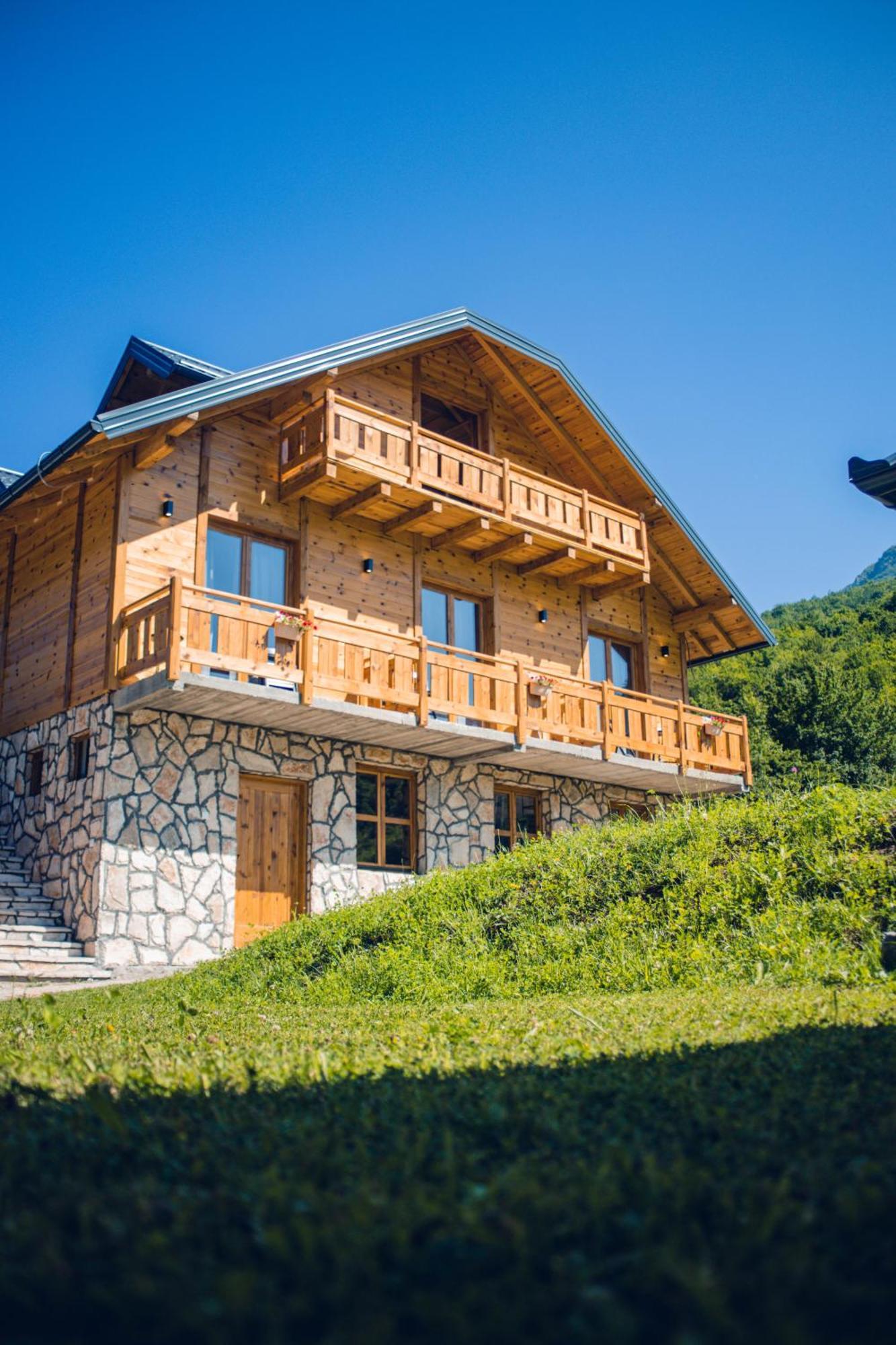 Outdoor Resort Tarasport Φότσα Εξωτερικό φωτογραφία