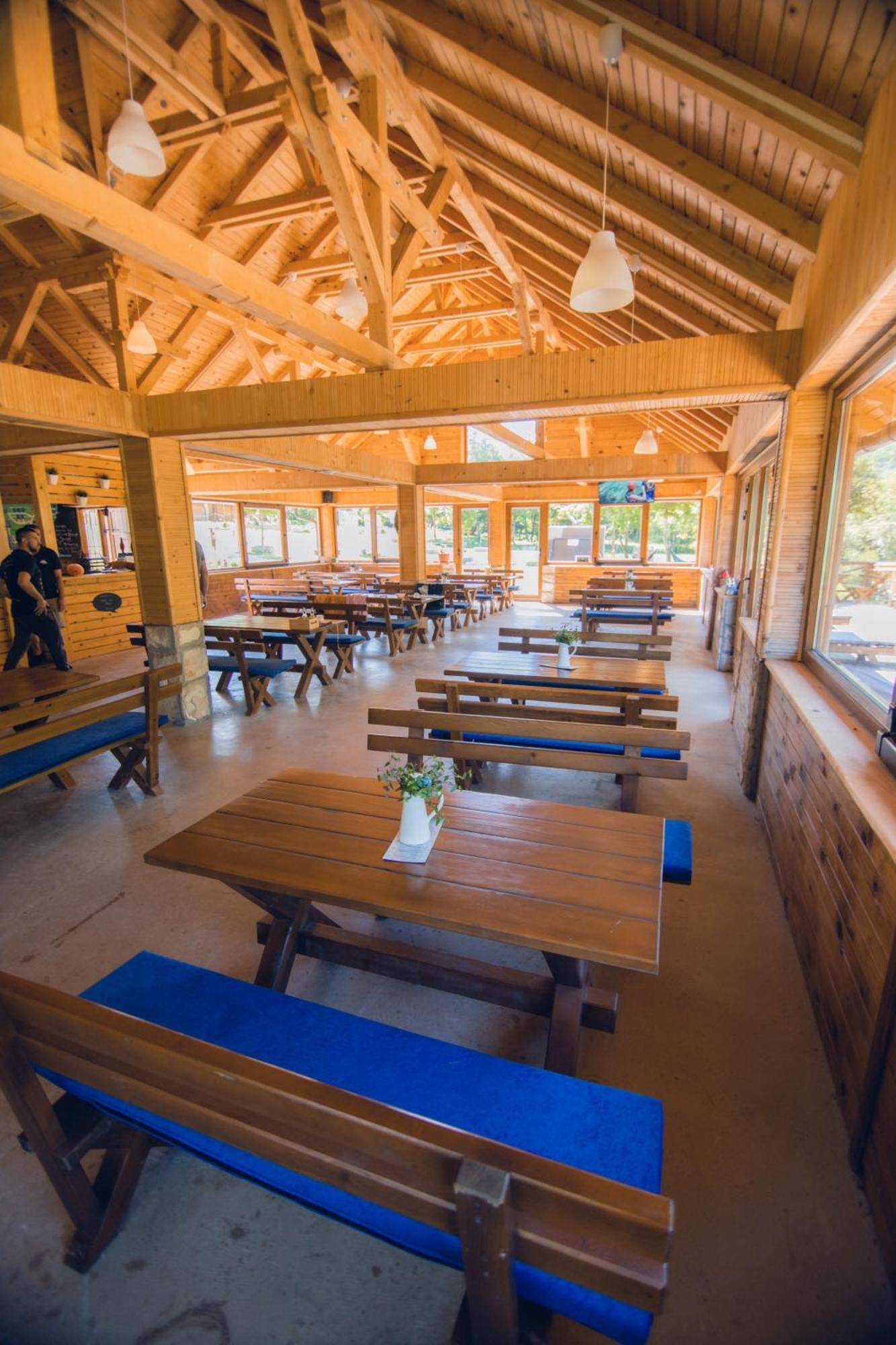 Outdoor Resort Tarasport Φότσα Εξωτερικό φωτογραφία