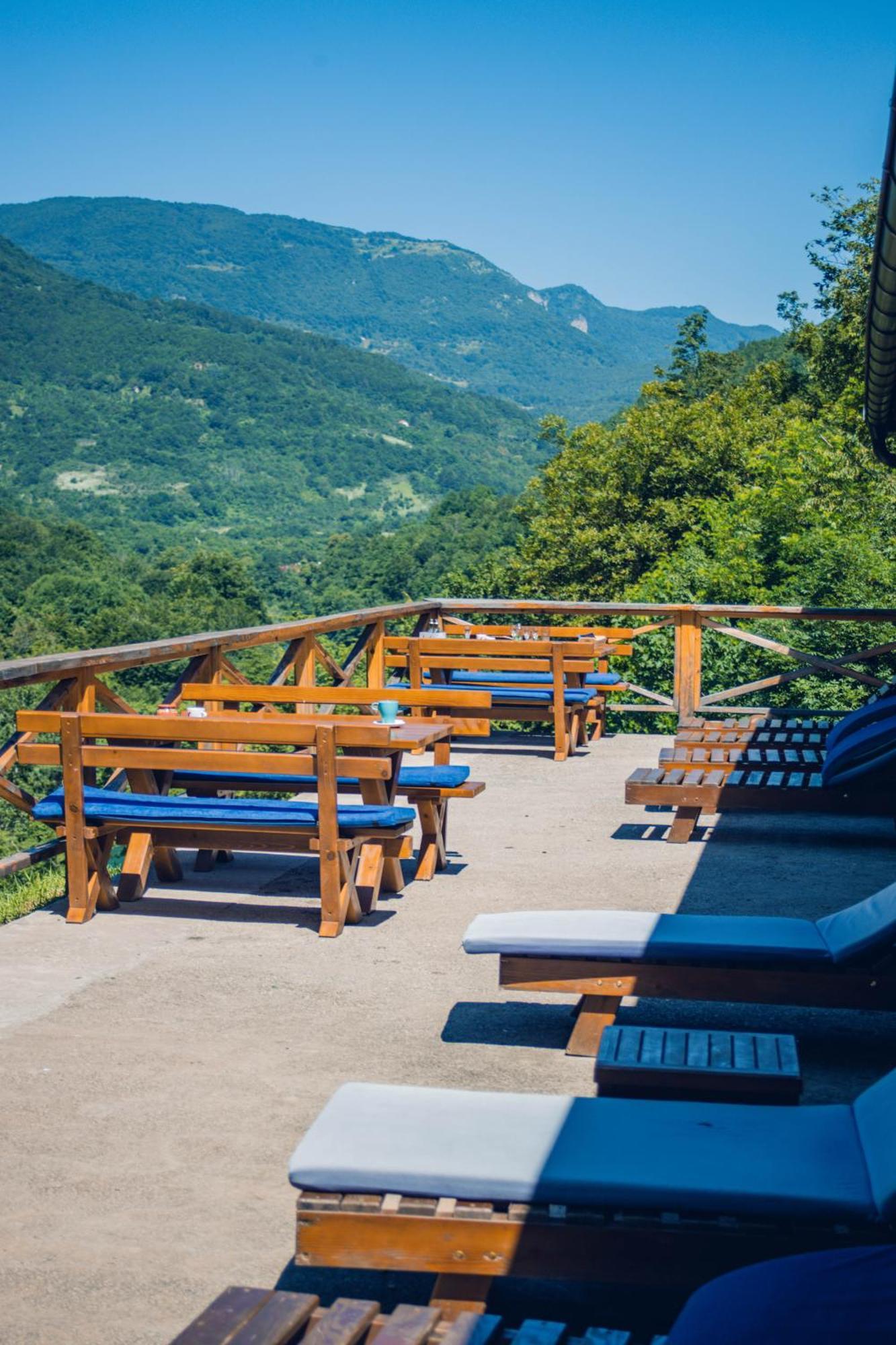 Outdoor Resort Tarasport Φότσα Εξωτερικό φωτογραφία