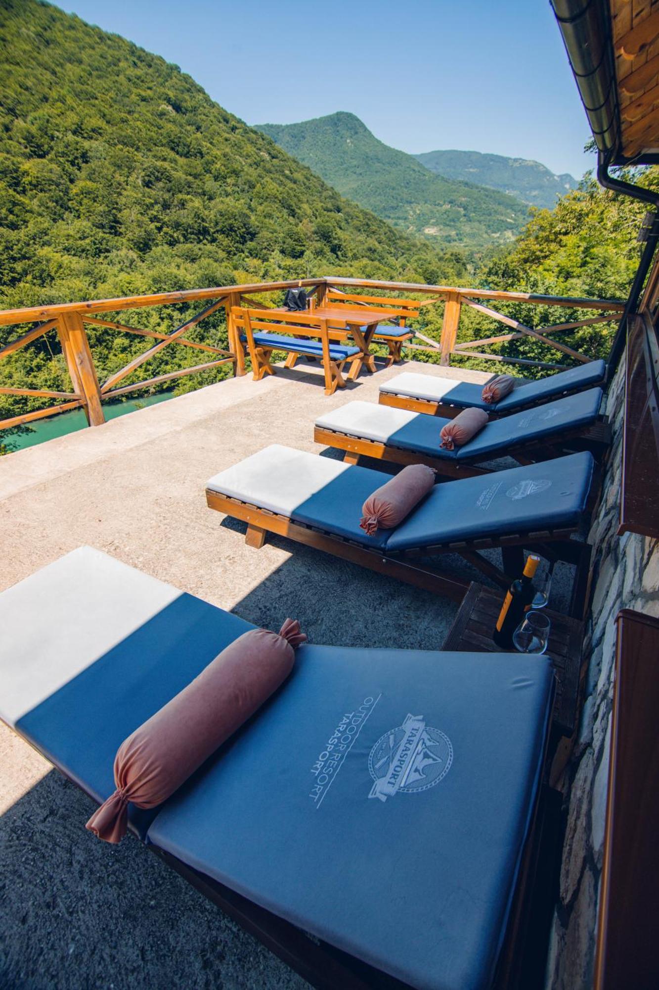 Outdoor Resort Tarasport Φότσα Εξωτερικό φωτογραφία